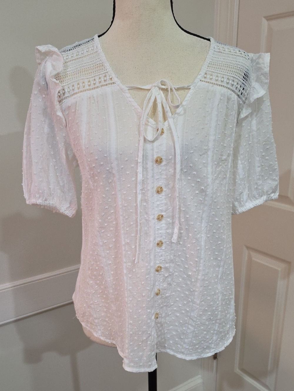 Flower & Feather White Swiss Dot Tie-Front Button Blouse - Size S